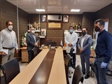 اهدای عسل طبیعی توسط نیکوکار فیروزآبادی به پرسنل بیمارستانی