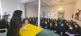 دانش آموزان مدرسه دخترانه ریحانه النبی فیروزآباد از اموزش مانور هایملیخ بهره مند شدند